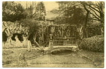 Besançon-les-Bains. Le Petit Pont et le Bassin de la Promenade Micaud [image fixe] , 1904/1930