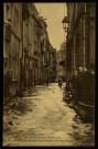 Besançon - Inondations des 20-21 Janvier 1910 - La Rue Claude-Pouillet (Anct Rue Poitune). [image fixe] , 1904/1910