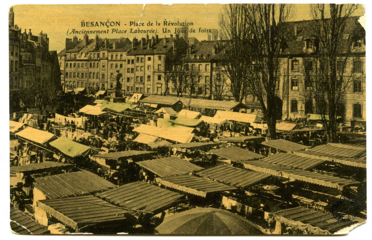 Besancon - Place de la révolution (anciennement place Labourée). Un jour de foire [image fixe] 1904/1930