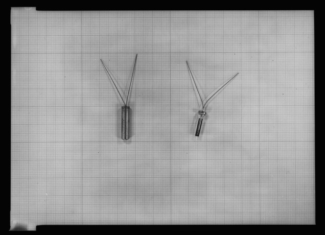 39MDT104 - Diapason : négatif (noir et blanc).