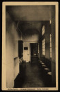 Besançon - Besançon - Clinique Clermont - Salle d'attente. [image fixe] , Besançon : Les Editions C. L. B. - Besançon., 1914/1930