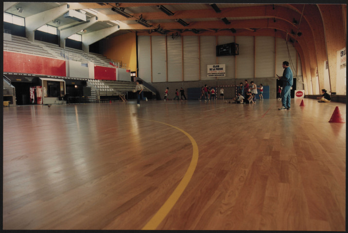 Sports collectifs - Handball, entraînement d'une classeM. Tupin