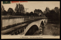 Besançon - Pont de la République - C.L.B. [image fixe] , Besançon : Phototypie artistique de l'Est C. Lardier, Besançon (Doubs), 1904/1920