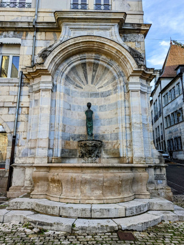 Fontaine ; La source ; Fontaine Saint-Quentin