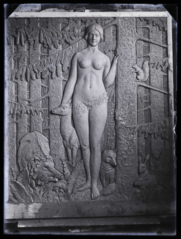 Bas-relief "La Forêt" photographié dans l'atelier