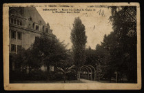 Besançon. - Entrée des Jardins du Casino de la Mouillère, plus à droite [image fixe] , 1904/1931