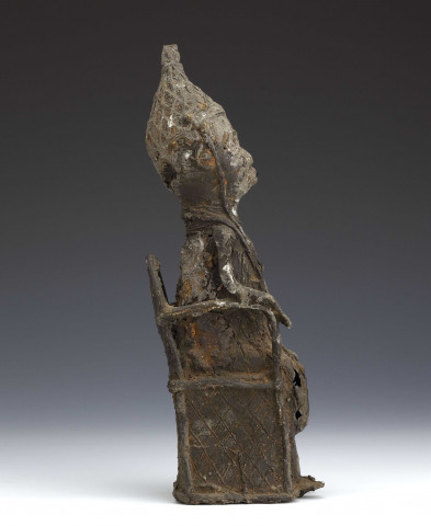 Statuette de reine - sculpture de style Edo, Nigériastatuette de femme assise sur un trône