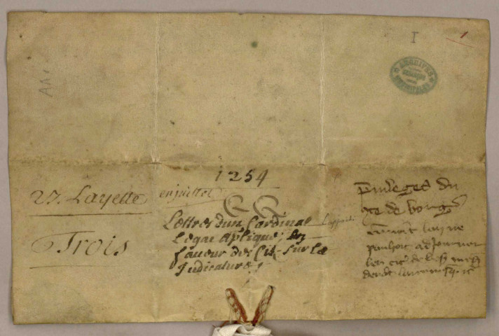 - Lettres de Pierre Cappochi, cardinal diacre du titre de St Georges au Velabre, légat du St Siège, défendant d'évoquer devant un autre tribunal les procès entamés devant la justice de l'archevêque de Besançon (Besançon, 15 juin 1254). - Lettres patentes de l'empereur Richard de Cornouailles s'engageant à ne jamais distraire Besançon de la mouvance de l 'Empire (Londres, 19 mai 1260) - Accord passé entre Jean de Chalon, Seigneur d'Arlay et les citoyens de Besançon au nom de l'empereur Rodolphe de Habsbourg qui garantit les droits et franchises de la ville (3 juin 1290) * - Confirmation des privilèges par l'empereur Adolphe de Nassau le 22 septembre 1296 : deux vidimus du 14 septembre 1434 - Lettres de créances par lesquelles les citoyens de Besançon accréditent Pierre Bélier en qualité de procureur, pour demander à l'empereur Albert 1er confirmation des privilèges de la cité et rémission des griefs que lui et ses prédécesseurs ont pu avoir contre la ville : minute, 25 avril 1307 - Procuration donnée par l'empereur Albert 1er à Thiébaud de Hasembourg pour recevoir le serment d'hommage et de féauté de la ville de Besançon (Spire, 7 mai 1307) - Confirmation générale des privilèges de la ville par l'empereur Albert 1er : il l'absout de tous les griefs qu'avaient contre elle l'empereur Rodolphe son père et ses prédécesseurs (Spire, 7 mai 1307) * cf. Castan, origines de la Commune de Besançon : pièces justificatives n° XXII.