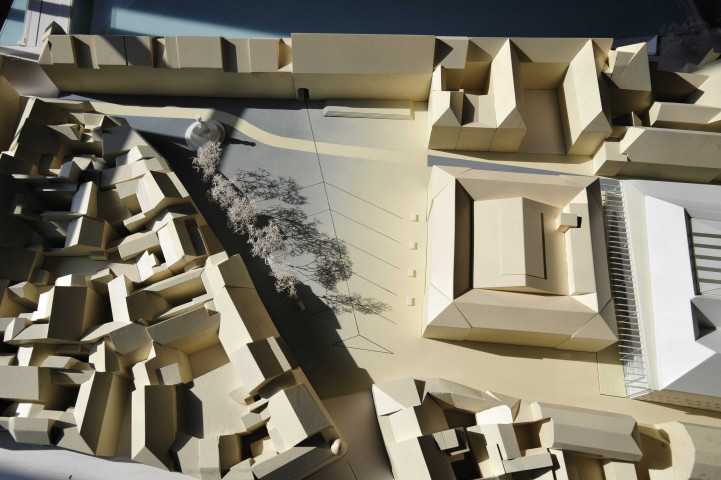 Maquette de la ZAC Marché des Beaux-Arts : offre retenue de l'architecte Eric Chauvin. Echelle : 1/200. Dimension : 2,26x1,40 m
Voir aussi : 456W431-446, 658W3. Photographié par Eric Chatelain en 2012.