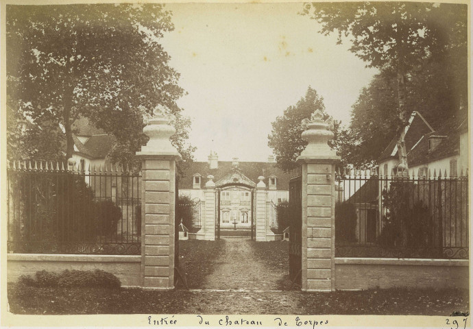 Entrée du château de Torpes
