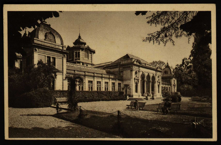 Besançon. - Le parc et l'établissement de bains [image fixe] , Paris : Edition d' Art YVON, 1930/1939