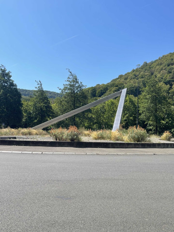 Le Delta du Doubs ; statue monumentale