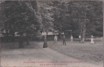 Restaurant Pauset-Fleuret, à Velotte près Besançon - jeux de Quilles et Vue du Parc. [image fixe] , 1904/1907