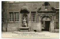 Besançon - Fontaine des Carmes (1570). Représentée sous la figure du Duc d'Albe - Oeuvre du statuaire Claude Arnoult [image fixe] , Besançon : Edit. L. Gaillard-Prêtre, 1912/1920