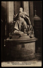 Besançon. - Cathédrale Saint-Jean. Statue du Cardinal Mathieu [image fixe] , Besançon : Les Editions C. L. B. - Besançon, 1904/1939