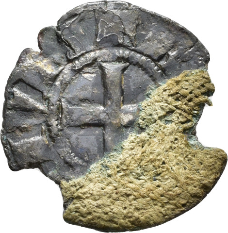 874.1.54 - pièce de monnaie ; tissu (fragment) ; denier estevenant