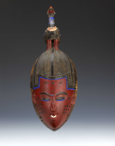 Masque Dye - masque Yaouré, Côte d’Ivoiremasque féminin surmonté d’un oiseau