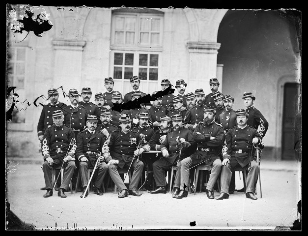 Portrait d'un groupe de militaires