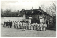 Besançon. La Manoeuvre au Fort Griffon [image fixe] , 1904/1930