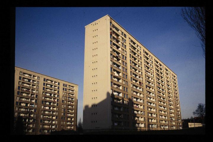 Quartier "Les 408" - Cité Brulard et école La Sainte Famille.