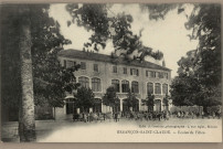Besançon-Saint-Claude. - Ecoles de Filles [image fixe] , Mâcon : Edit. J. Combier, photographe, 1904/1930