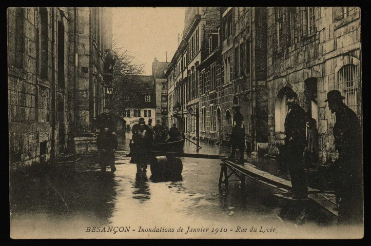 Besançon - Inondations de Janvier 1910 - Rue du Lycée. [image fixe] , 1904/1910