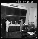 39MDT460 - Remise de la coupe chronométrique à Charles Bourgeaux en juin 1969 : négatif (noir et blanc).