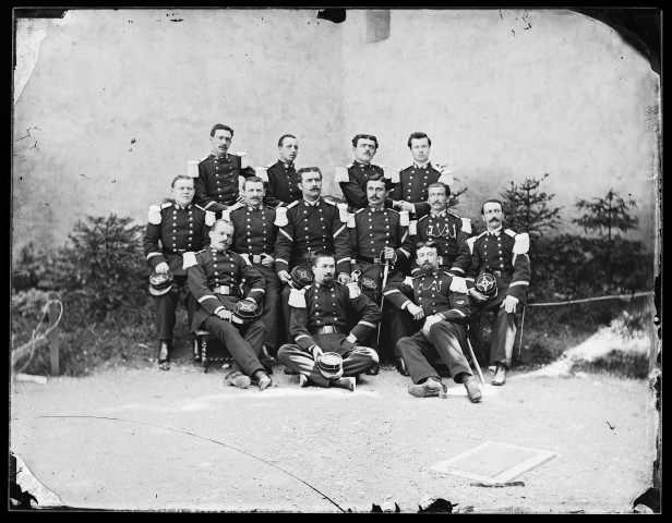 Portrait d'un groupe de jeunes militaires