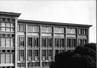 Vue de l'usine Dodane : reproduction d'une photographie en noir et blanc (années 1950).