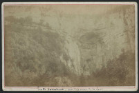 Mauvillier, E.. Grotte Sarrazine, près de la source de la Loue