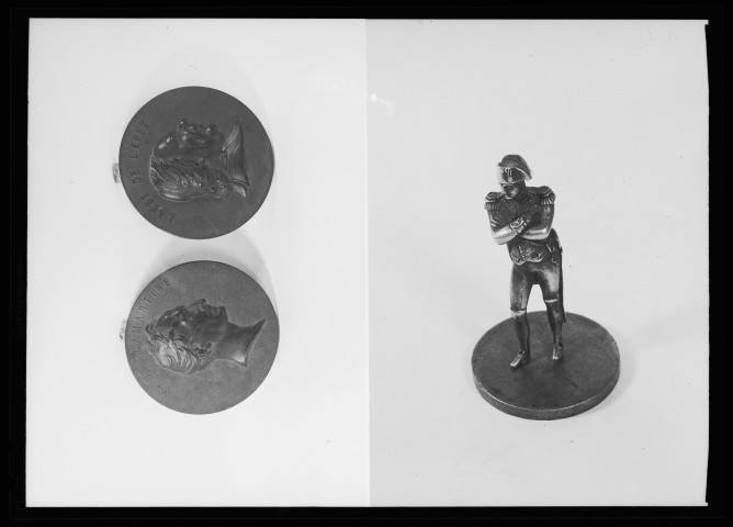 39MDT380 - Représentations et gravures anciennes représentant des horlogers : négatif (noir et blanc), positif (noir et blanc)