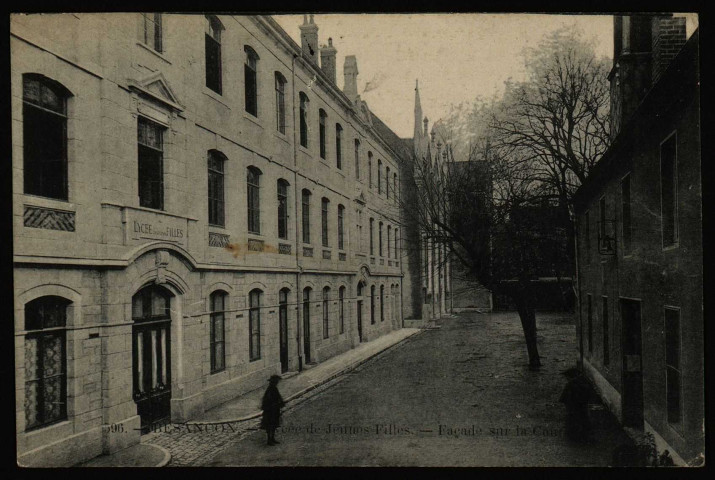 Besançon. - Lycée de Jeunes Filles. - Façade sur la Cour [image fixe] , 1904/1914
