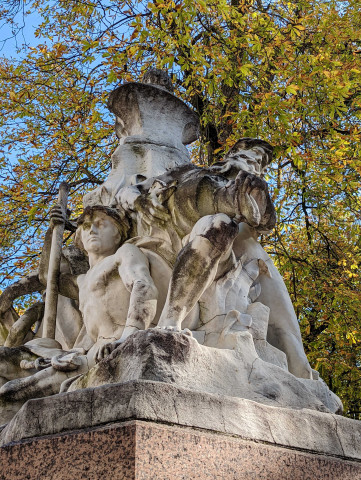 Monument Adolphe Veil Picard ; sculpture ; ronde-bosse