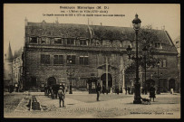 L'Hôtel de Ville (XVIe siècle) [image fixe] , Besançon : Cliché Ch. Leroux, 1910/1930