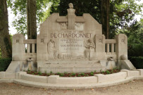 Monument ; sculpture ; Monument Hilaire de Chardonnet
