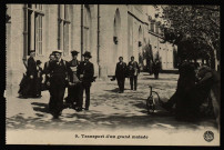 Transport d'un grand malade. [image fixe] , Dijon : Bauer-Marchet et Cie Dijon (dans un cercle), 1904/1912
