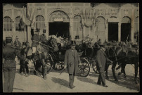 Besançon - Fêtes des 13, 14 et 15 Août 1910 - Inauguration de la Statue de PROUDHON, G. LAETHIER, sculpteur. [image fixe] , 1904/1910