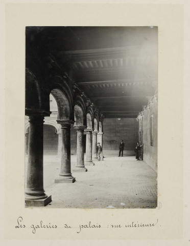 [Palais Granvelle] [image fixe] : Les galeries du palais, vue intérieure , 1900-1950