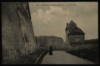 Besançon - Chemin de Ronde, au Fort Griffon [image fixe]