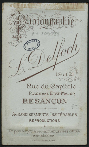 Delfoch, L.. Militaire du 4e RA de Besançon (avec épée et ancre sur la manche)