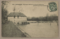Besançon - Pigeonnier Militaire et Pont de Bregille pendant une crue du Doubs. [image fixe] , 1904/1907