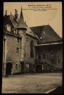 Cour de l'ancien Archevêché [image fixe] , Besançon : Cliché Ch. Leroux, 1910/1930