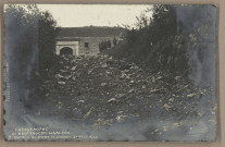 Catastrophe de Montfaucon - Besançon - Entrée du Fort et chemin stratégique. [image fixe] , Besançon ; Paris : Teulet, Edit. Besançon : R. Guilleminot. Boespflug et Cie., 1905/1906