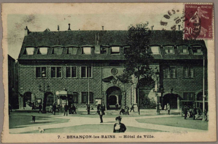 Hôtel de ville.