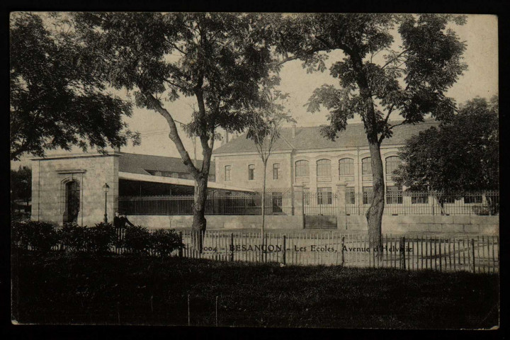 Besançon - Les Ecoles, Avenue d'Helvétie [image fixe] , 1914