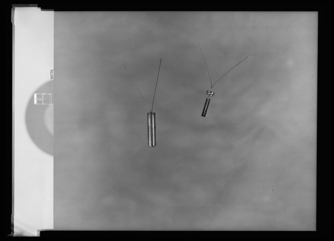 39MDT104 - Diapason : négatif (noir et blanc).