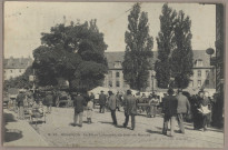 Besançon. La Place Labourée, un jour de Marché [image fixe] , Besançon : B. et Cie. Edit., 1904