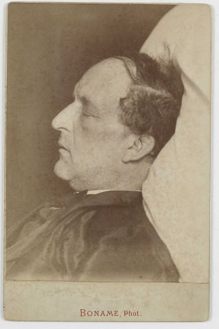 [A. Castan, sur son lit de mort] [image fixe] / Boname, phot. , Besançon : Boname, 1892